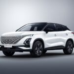 Omoda 5 color Blanco Perlado + techo negro