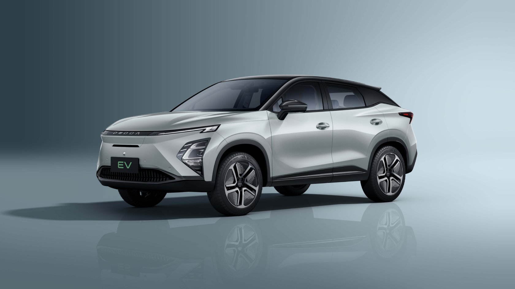 Omoda 5 EV color Gris Titanio + techo negro