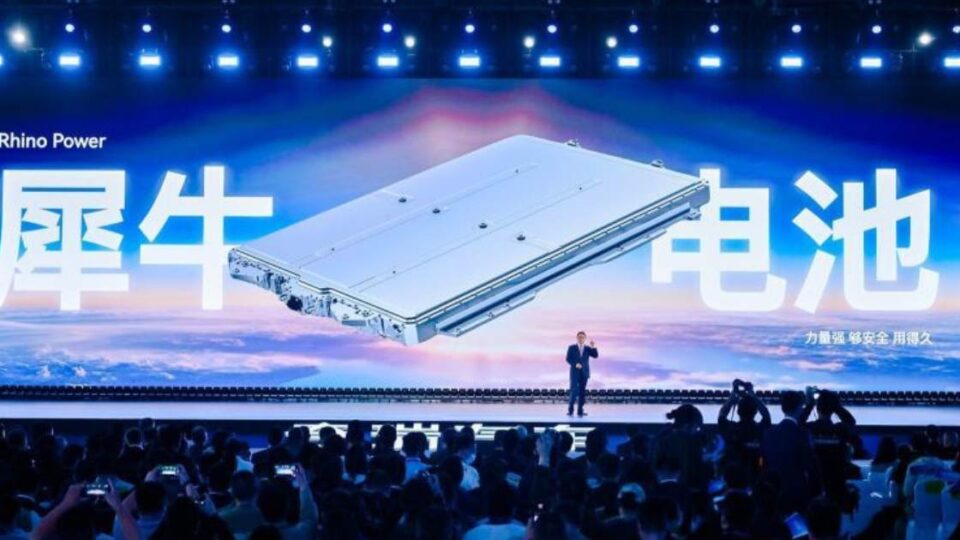 Grupo Chery presentando su batería de estado sólido con hasta 1500km de autonomía