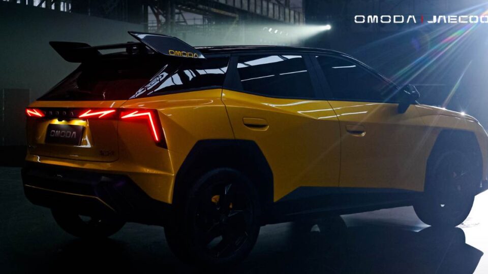 OMODA 4 Ultra, una versión deportiva con diseño radical y aerodinámico