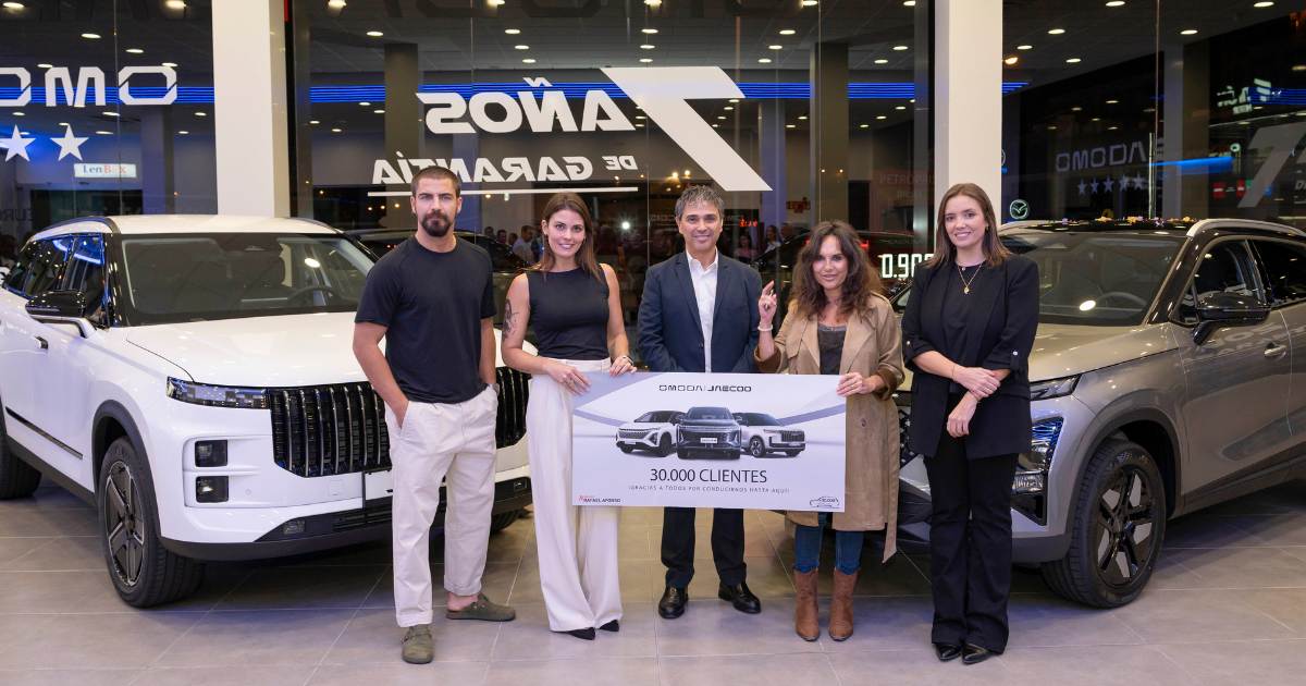 Premiere Day donde miles de personas celebran la llegada del OMODA 5 SHS-H y JAECOO 5 en toda España