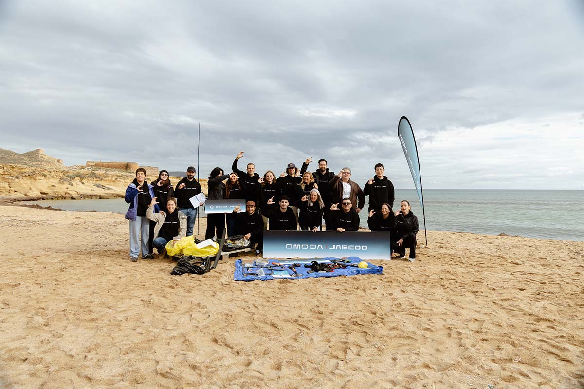 OMODA & JAECOO impulsa la limpieza de basuras marinas en Cabo de Gata
