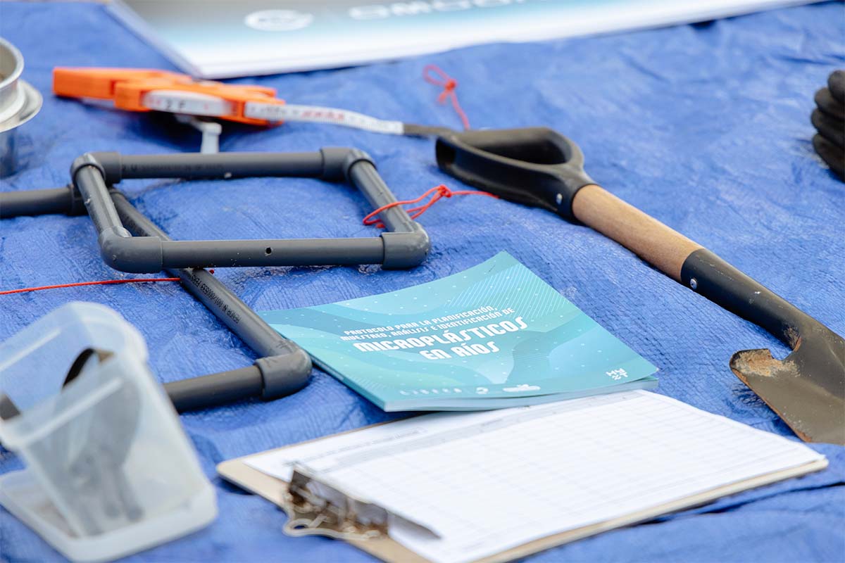 OMODA & JAECOO impulsa la limpieza de basuras marinas en Cabo de Gata