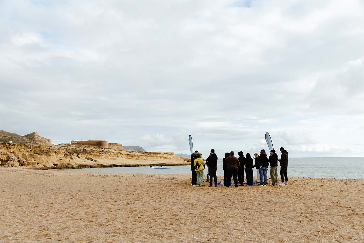 OMODA & JAECOO impulsa la limpieza de basuras marinas en Cabo de Gata